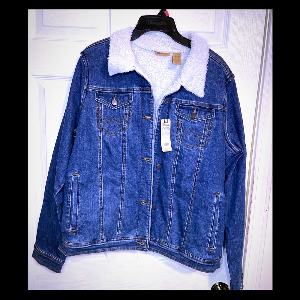 Jean Jacket with faux fur collar